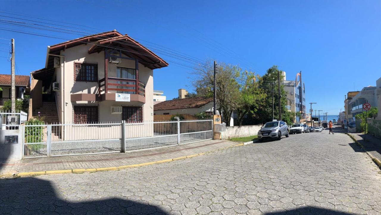 Apartamentos Vo Lela Bombinhas Exterior photo